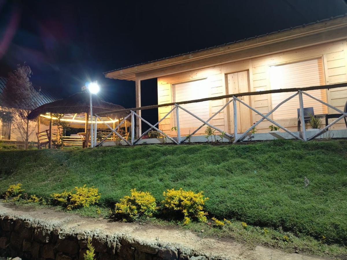 Happy Holidays Resort Kanthalloor Exterior foto